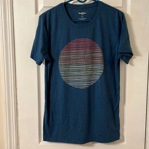 Mens Sun Graphic Tee, Size Medium.